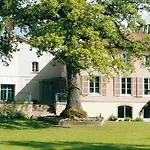 Logis - Restaurant Le Tulipier Hotell