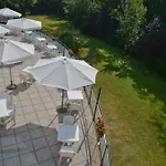 Logis - Restaurant Le Tulipier Hotell 3*