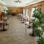 Logis - Restaurant Le Tulipier Hotell 3*