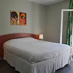 Hotell Logis - Restaurant Le Tulipier 3*
