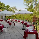 Logis - Restaurant Le Tulipier Hotell 3*