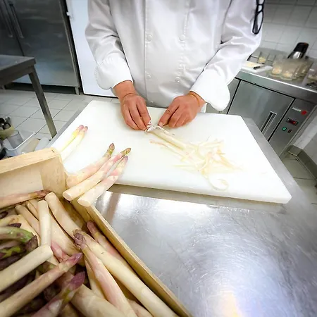 Logis - Restaurant Le Tulipier מלון 3*