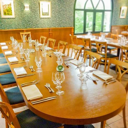 מלון Logis - Restaurant Le Tulipier Vienne-le-Château