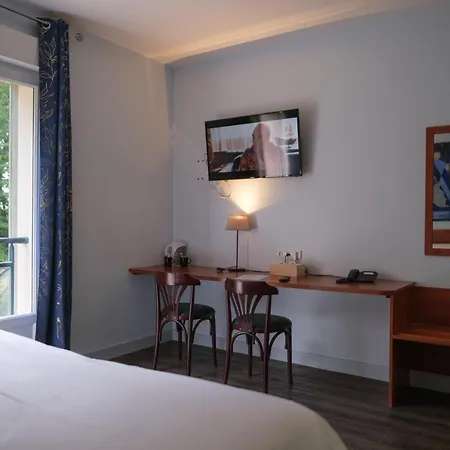 Logis - Restaurant Le Tulipier 3* Vienne-le-Château