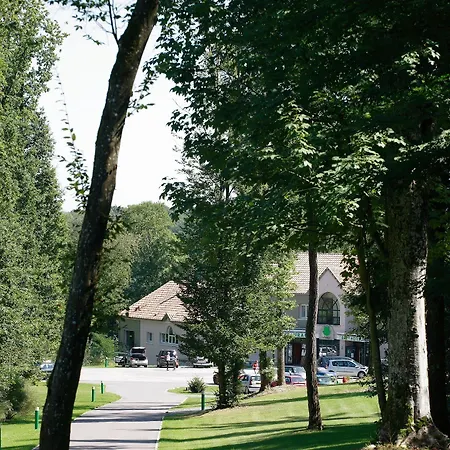 Hotel Logis - Restaurant Le Tulipier 3*