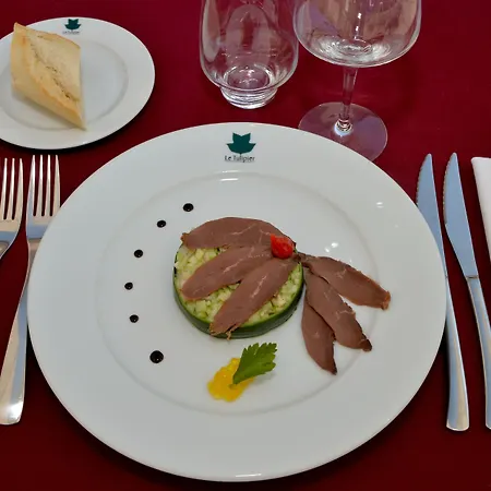 Logis - Restaurant Le Tulipier Hotel 3*