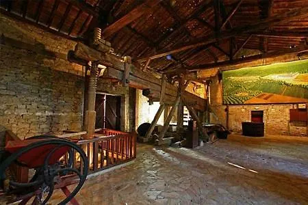 מלון Logis - Restaurant Le Tulipier Vienne-le-Château