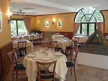 Logis - Restaurant Le Tulipier Hotel Vienne-le-Château