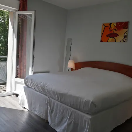 Hotel Logis - Restaurant Le Tulipier 3*