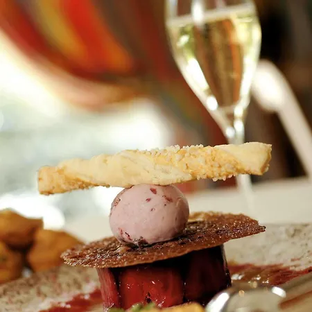 Logis - Restaurant Le Tulipier 3* Vienne-le-Château