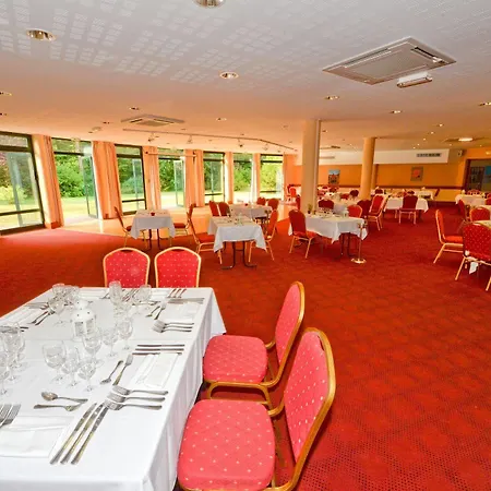 מלון Logis - Restaurant Le Tulipier Vienne-le-Château