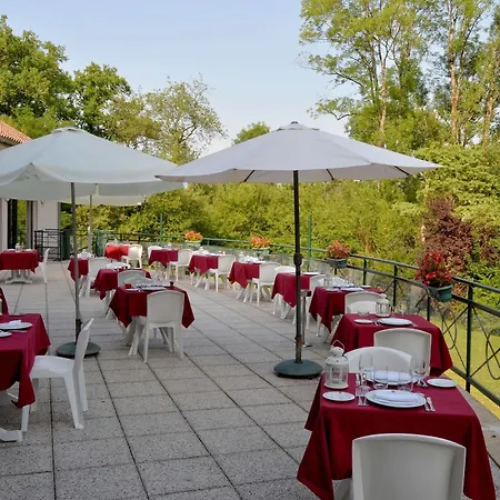 Logis - Restaurant Le Tulipier Hotel 3*