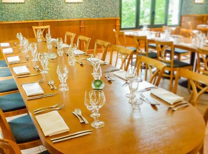 Hotel Logis - Restaurant Le Tulipier Vienne-le-Château