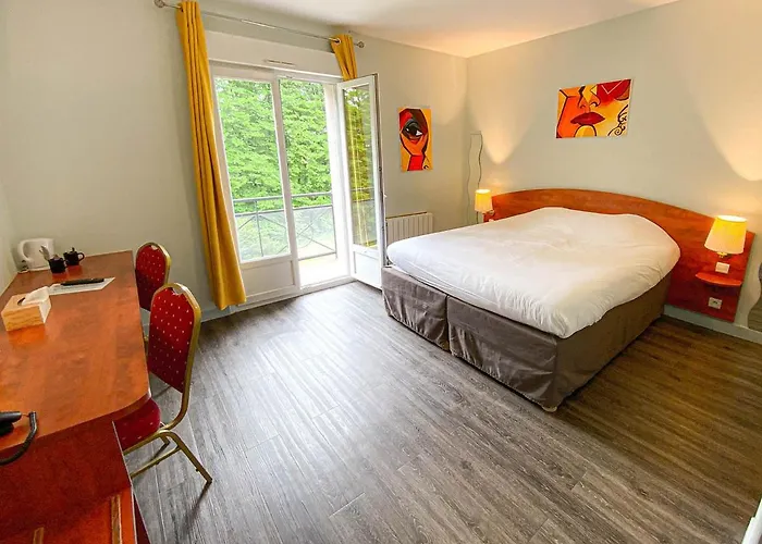 Logis - Restaurant Le Tulipier Hotel