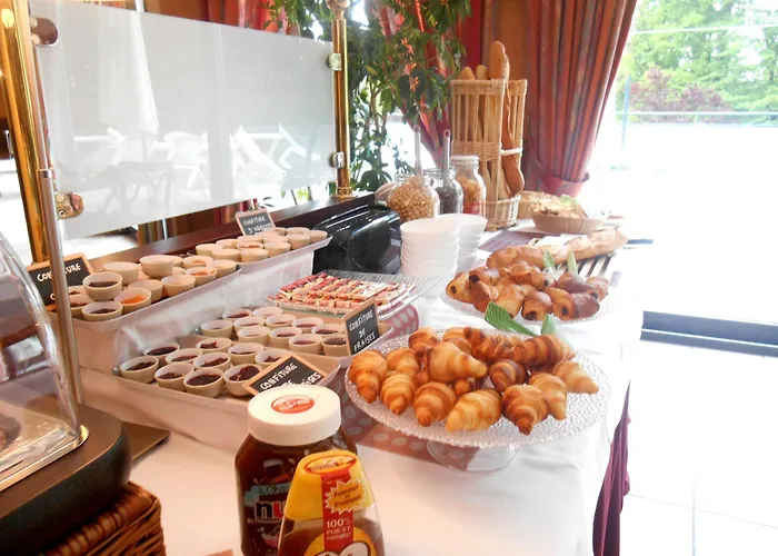 Logis - Restaurant Le Tulipier Hotel