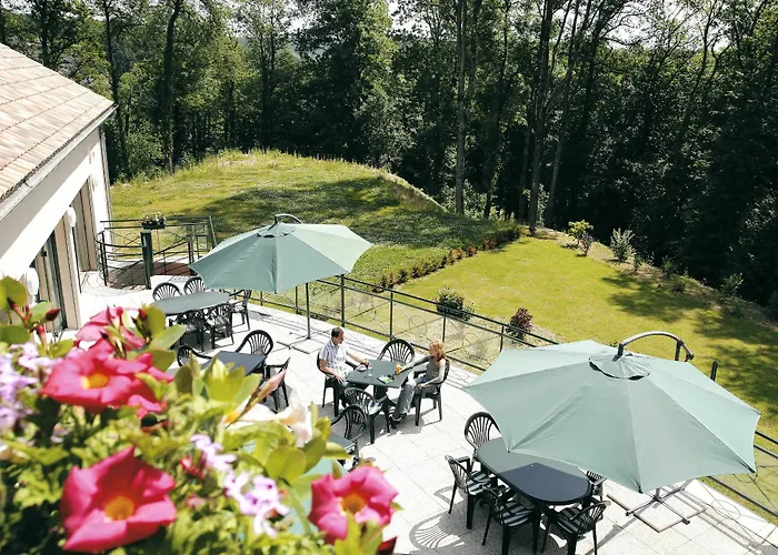 Logis - Restaurant Le Tulipier Hotel 3*